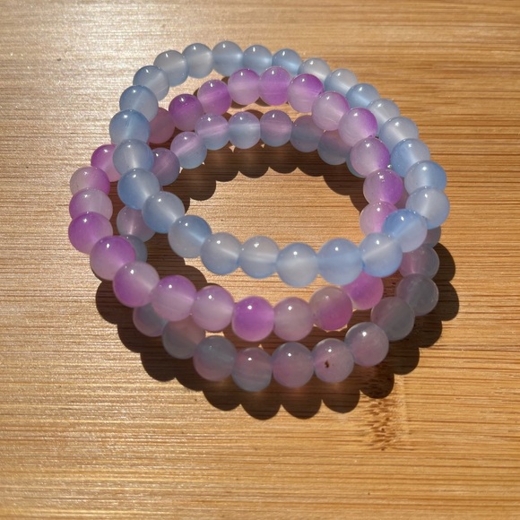 Hand Crafted Lavender and Light Blue Beaded Stretch Bracelet Set - Picture 4 of 9